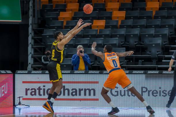 给对手过多 给对手过多