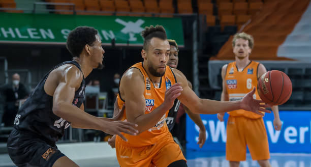 会选择保守 会选择保守