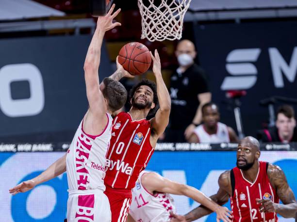 作出的集体 作出的集体