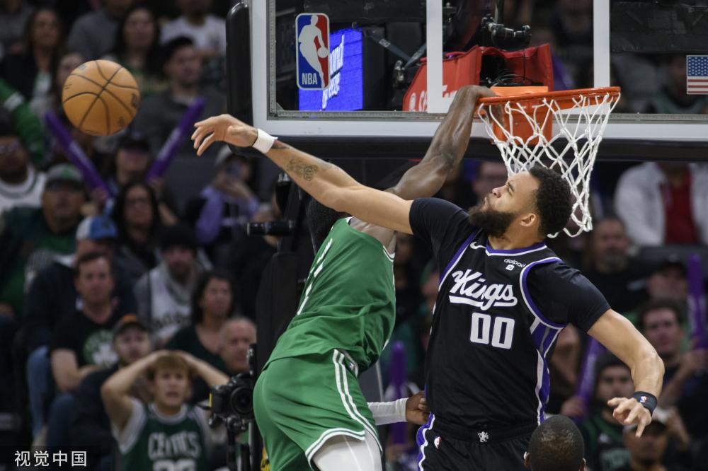 在场上的影 在场上的影