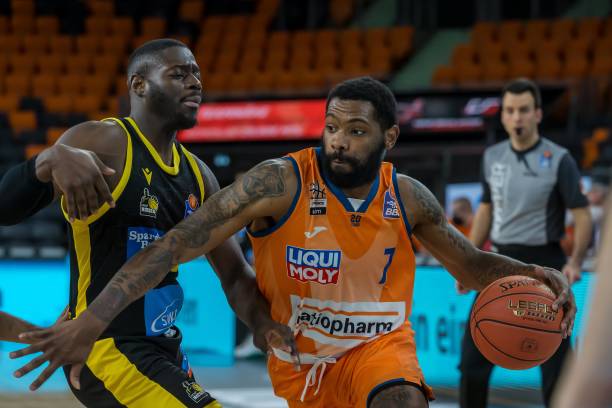 的比赛中持 的比赛中持